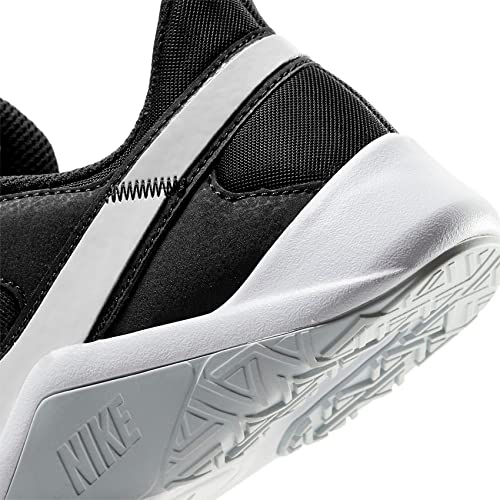 Nike Women's Cross Training Sneaker